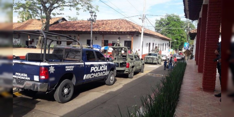 Traslada SSP a 45 policías de Tingambato y Ziracuaretiro a la PGJE 