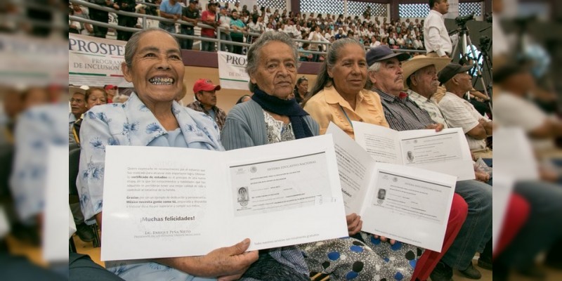 ⁠⁠⁠INEA entrega mil certificados a beneficiarios de Sedesol y Prospera en Michoacán 