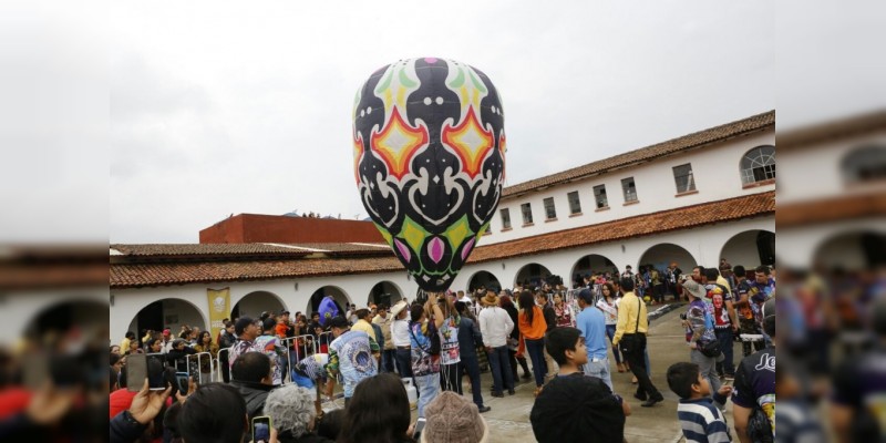 Paracho se viste de Fiesta y Color 