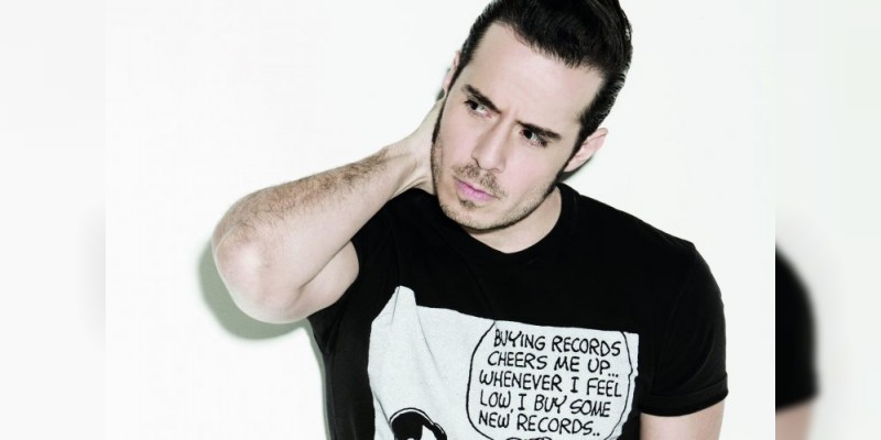 Humillan y avientan pedazo de pan a José Madero en pleno show 