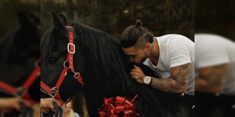 Maluma adquiere caballo de 4 mdp  