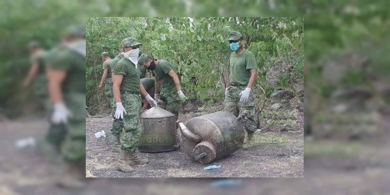 Revientan militares "narcolaboratorio" en Tierra Caliente  