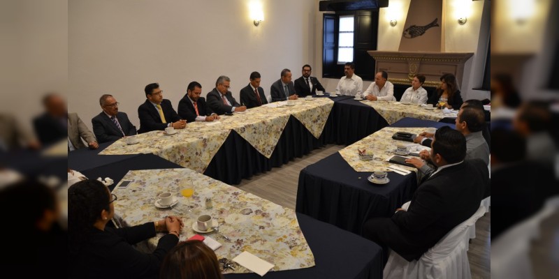 Consejo del Poder Judicial se reúne con Asociación de Abogados de Pátzcuaro 