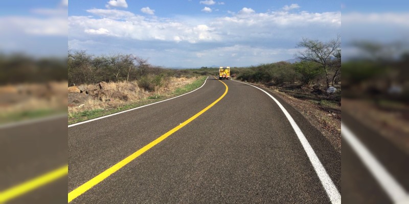 Trabaja SCT en más de 647 km carreteros en Michoacán 