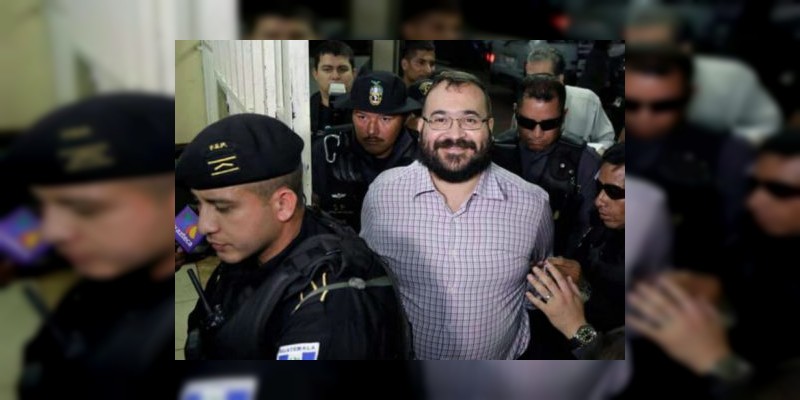 Javier Duarte de Ochoa cumple 48 horas en huelga de hambre 