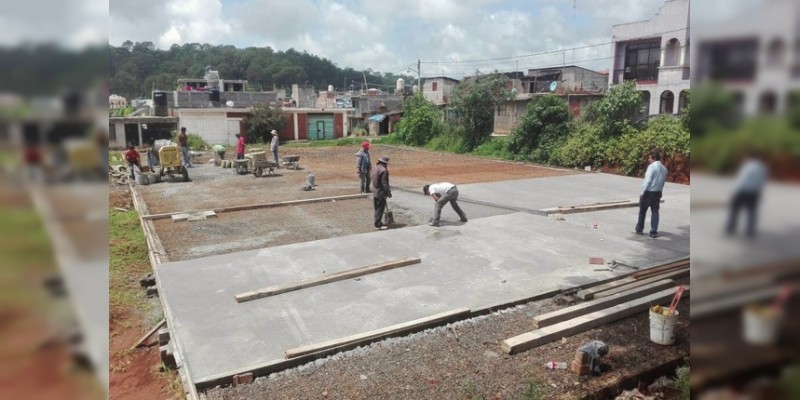 Rescatan del olvido a secundaria en Tacámbaro  