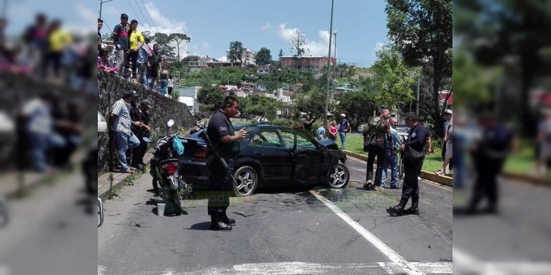 Uruapan: En accidente dos quedan gravemente  heridos  - Foto 1 