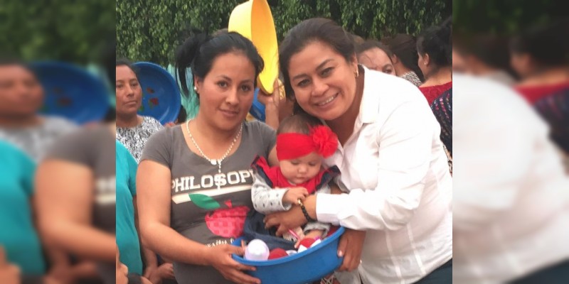 Belinda Iturbide pone en marcha programa para madres solteras y personas con discapacidad 