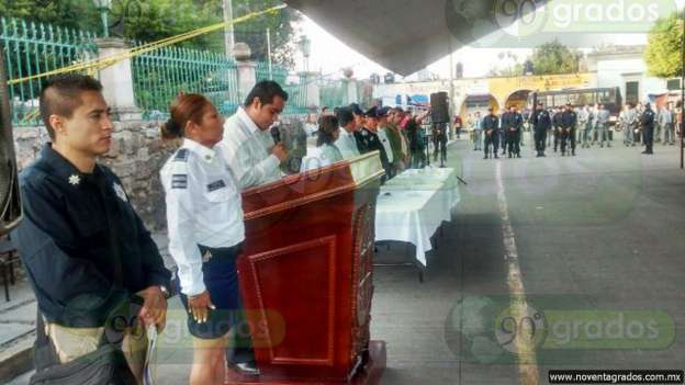 Entregan seguros de vida y de salud a elementos de la Fuerza Ciudadana de Tarímbaro, Michoacán - Foto 0 