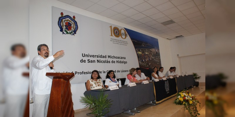 Mejor infraestructura y más vinculación con el sector productivo, retos de la Unidad Profesional de Lázaro Cárdenas: Medardo Serna González 