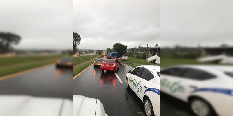 Después del enfrentamiento queda libre la carretera  Morelia-Pátzcuaro 