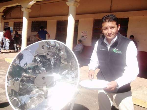Investigador de la UMSNH recibe Premio Nacional de la Juventud 2015 - Foto 0 