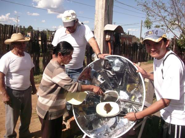 Investigador de la UMSNH recibe Premio Nacional de la Juventud 2015 - Foto 1 