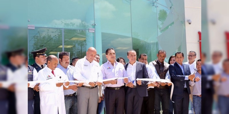 ⁠⁠⁠Entrega Gobernador Hospital General de Zacapu, el más moderno de Michoacán - Foto 2 