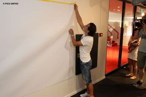 Inauguran mural de Andrés Guardado en el estadio del PSV Eindhoven - Foto 1 