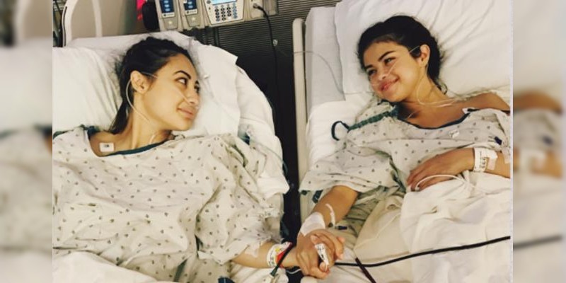 Trasplantan riñón a Selena Gomez 