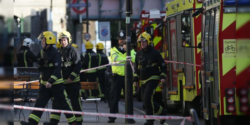 Ataque terrorista en el metro de Londres ha dejado 22 heridos  - Foto 1 