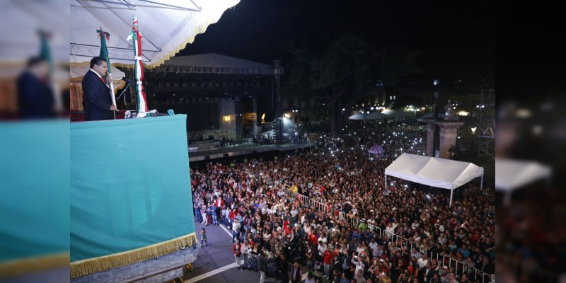 30 mil personas disfrutaron del Grito de Independencia en Morelia  - Foto 0 