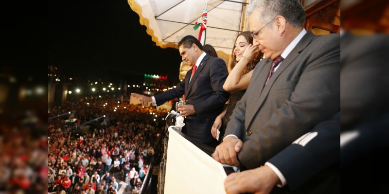 30 mil personas disfrutaron del Grito de Independencia en Morelia  - Foto 1 