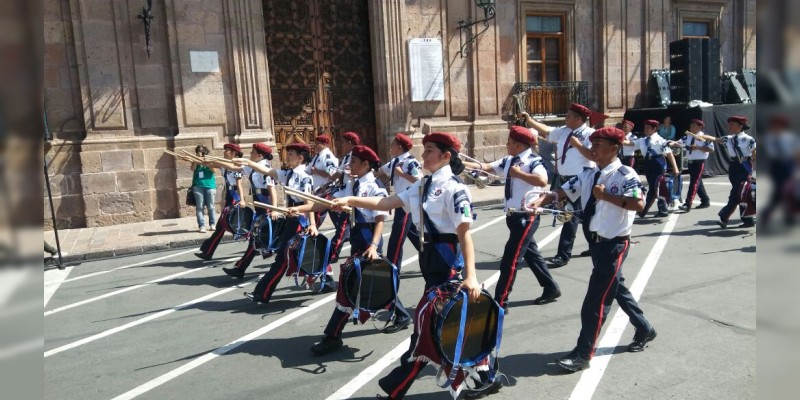 Sin novedad fue el reporte del desfile cívico militar del 207 aniversario del inicio de la independencia de México 