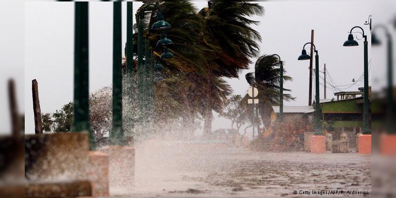 Huracán María baja a categoría 4 pero causa severos daños en Puerto Rico 