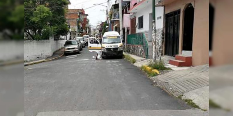 Atacan combi en Chilpancingo, Guerrero; hay un muerto y un herido 
