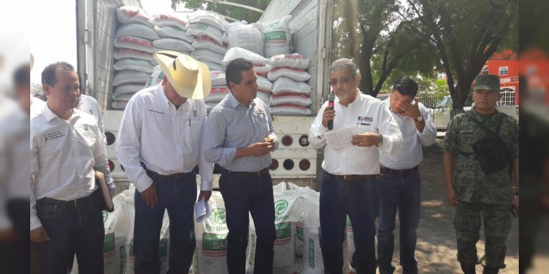 Gobierno del Estado ha apoyado con fertilizante a más de 37 mil productores: Sedrua 