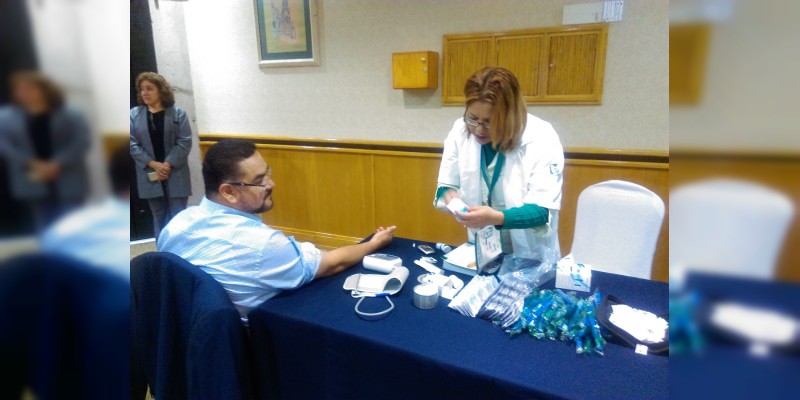 Acerca IMSS Michoacan nuevas estrategias a  asociación michoacana de contadores públicos 