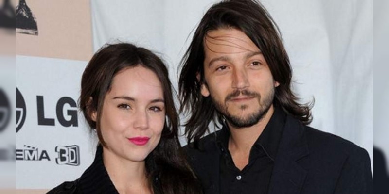 Camila Sodi y Diego Luna, juntos por México 