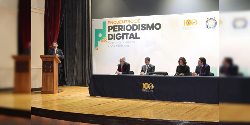 Hoy el periodismo afronta el reto de poner el ciberespacio al servicio de la sociedad: Medardo Serna González 