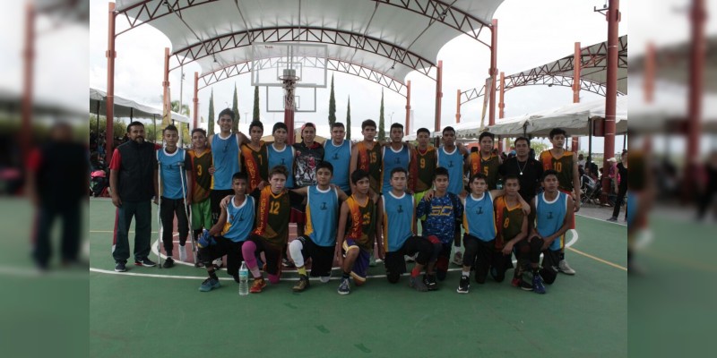 La capital michoacana fue testigo de la concentración de miles de basquetbolistas reunidos en el XII Torneo Nacional de Básquetbol 