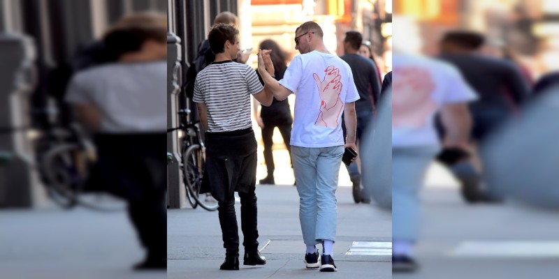 Sorprenden a Sam Smith besándose con protagonista de '13 Reasons Why' - Foto 1 