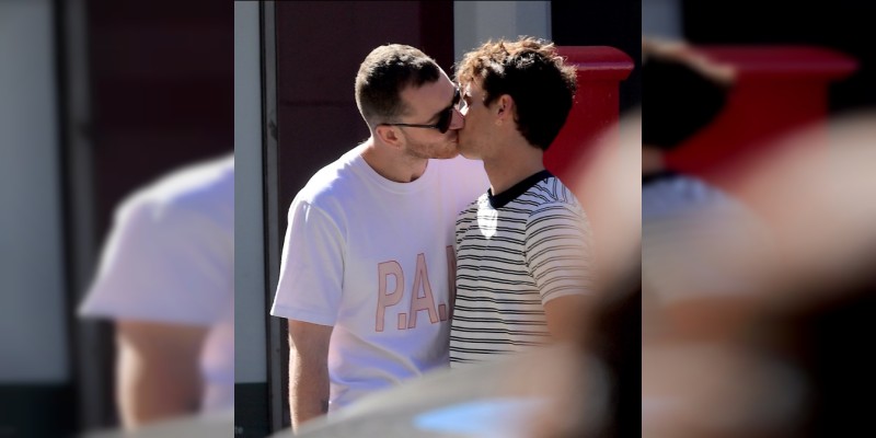 Sorprenden a Sam Smith besándose con protagonista de '13 Reasons Why' - Foto 2 