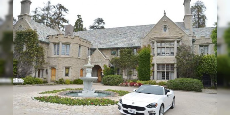 Murió Hugh Hefner y su mansión Play Boy desaparecerá  