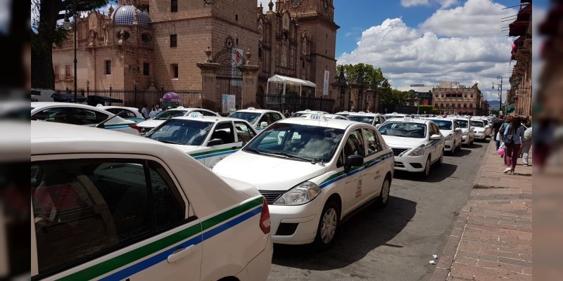 Arriba la caravana de transportistas a Palacio de Gobierno - Foto 3 