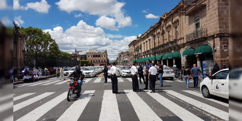 Arriba la caravana de transportistas a Palacio de Gobierno - Foto 4 