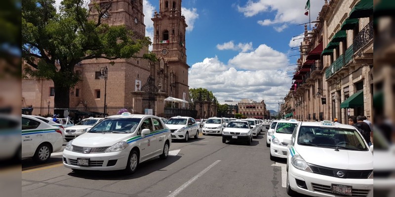 Arriba la caravana de transportistas a Palacio de Gobierno - Foto 5 