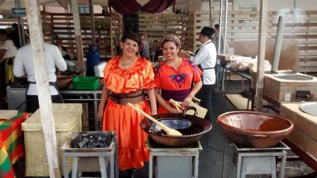 Las 8 Maestras Cocineras de Michoacán, en el Primer Encuentro Nacional de Cocina Tradicional 