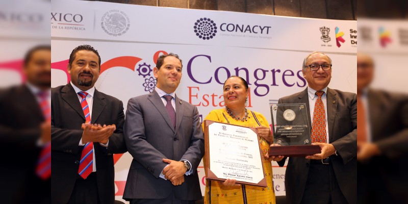 Reconoce UMSNH dos investigadoras ganadoras del Premio Estatal de Ciencia y Tecnología 