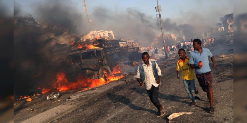 El peor atentado en la historia de Somalia deja más de 200 muertos 