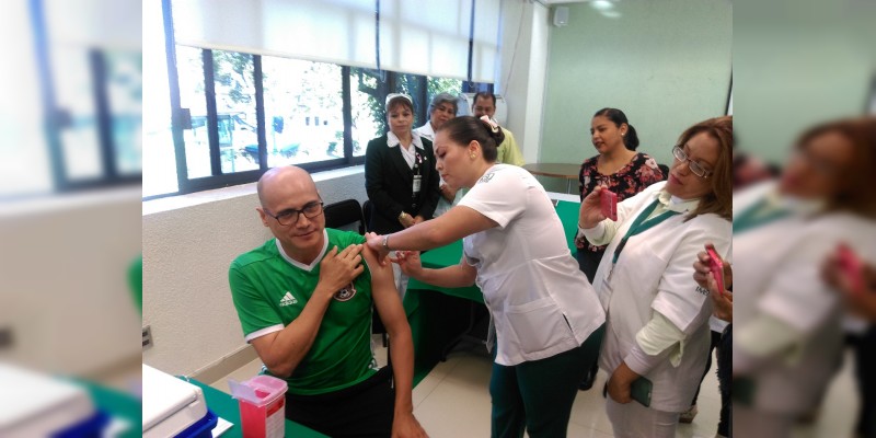 Duplica IMSS Michoacán a 532 mil 120 dosis de vacunación para hacer frente a un posible incremento de casos de influenza 
