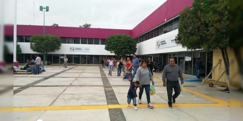 Cumple SEE con pago de bonos pendientes a trabajadores del Estado 