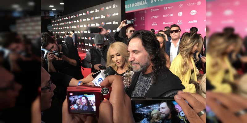 Arrancan los XV años del FICM con una alfombra roja donde brilló Marco Antonio Solís  