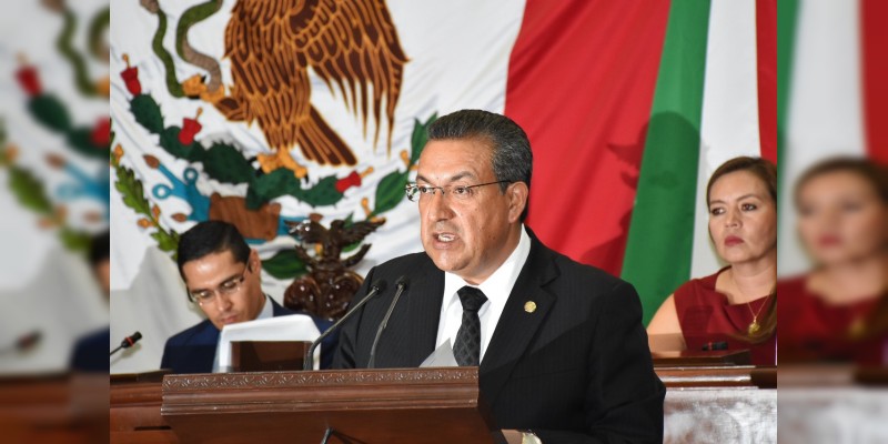 Se pronuncia Wilfrido Lázaro a favor de la defensa de los productores del  Mezcal michoacano 
