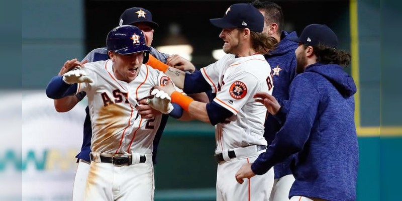 En partido explosivo los Astros toman ventaja en la Serie Mundial 