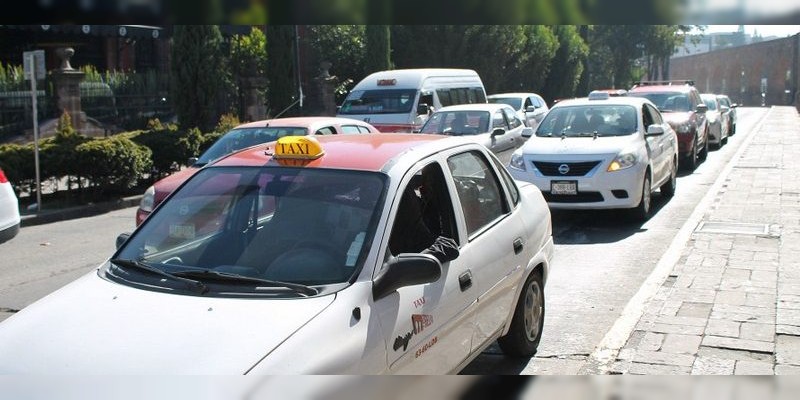 NAFIN otorgará créditos para taxistas morelianos 