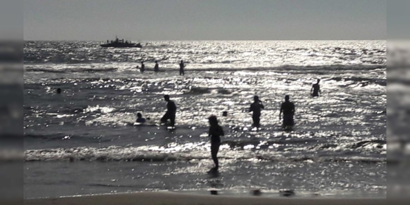 Mar arrastra a cuatro jóvenes en playas de LC, hay un moreliano desaparecido - Foto 1 