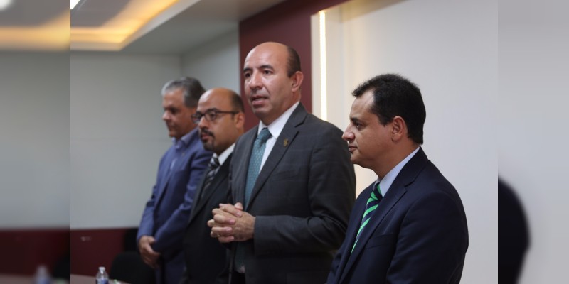 Gobierno del Estado le ha cumplido al magisterio michoacano: SEE 