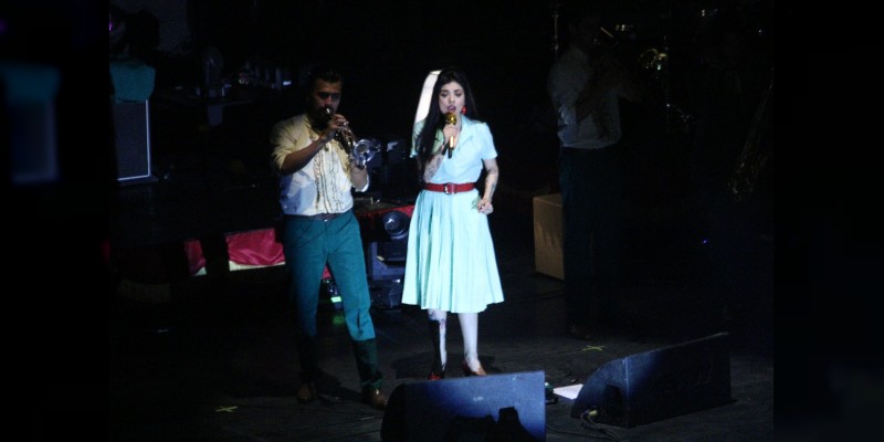 Mon Laferte se entrega a Morelia - Foto 0 