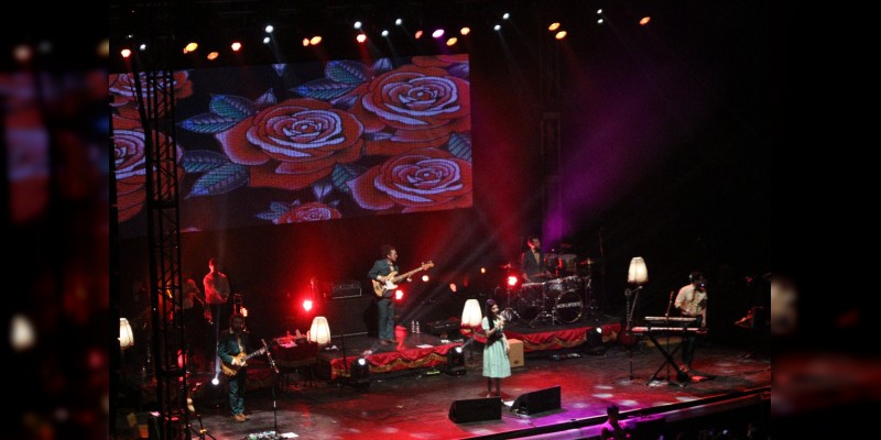Mon Laferte se entrega a Morelia - Foto 1 